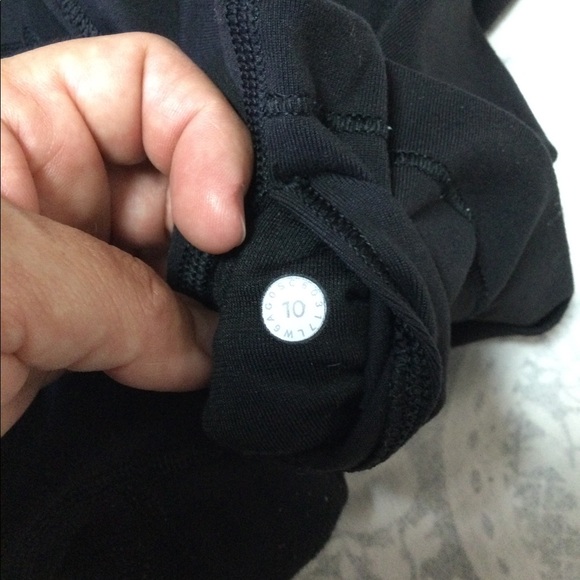 Lululemon Athletica Capri Leggings 10 - Picture 6 of 9